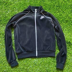 Nike sweater. Like new. Black.